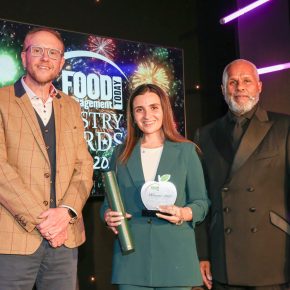 Best Red Meat Product: Winner – Sainsbury’s Taste The Difference Slow Cooked Hickory Smoked BBQ Beef Brisket – Dunbia. (L-R): Ed Hewitt of category partner Reiser UK, Charlotte Phillips of Dunbia and Gary Wilmot.