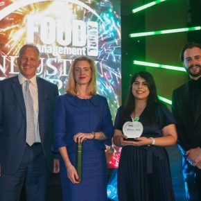 Best Frozen Product: Winner – Chef’s Premium Mature Cheddar Gratin Dauphinois by Booker. (L-R): Rupert Ashby of BFFF on behalf of category partner Spraying Systems, Angie Visser and Vanita Mistry of Booker and Luke Kempner.